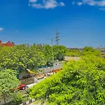Hotel O Sky House