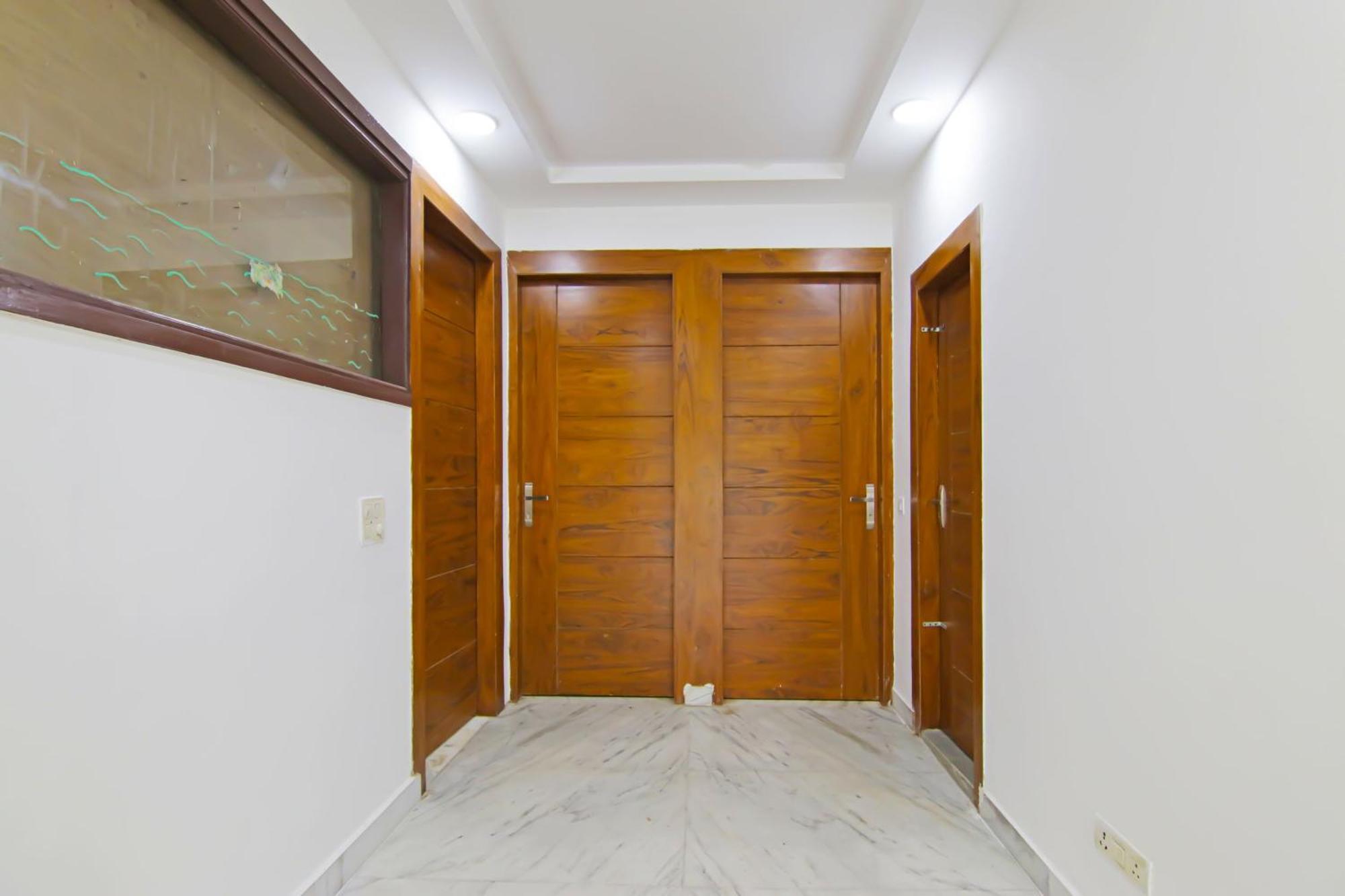 O Sky House 3* New Delhi